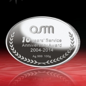 2014年10月：定制瑞典OSM Group十周年服务奖纯银纪念章