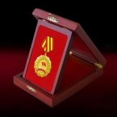 2015年10月订制　安康市委表彰优秀共产党员奖牌奖章订制