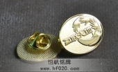 年会西服西装上佩戴徽章,佩戴高档胸针